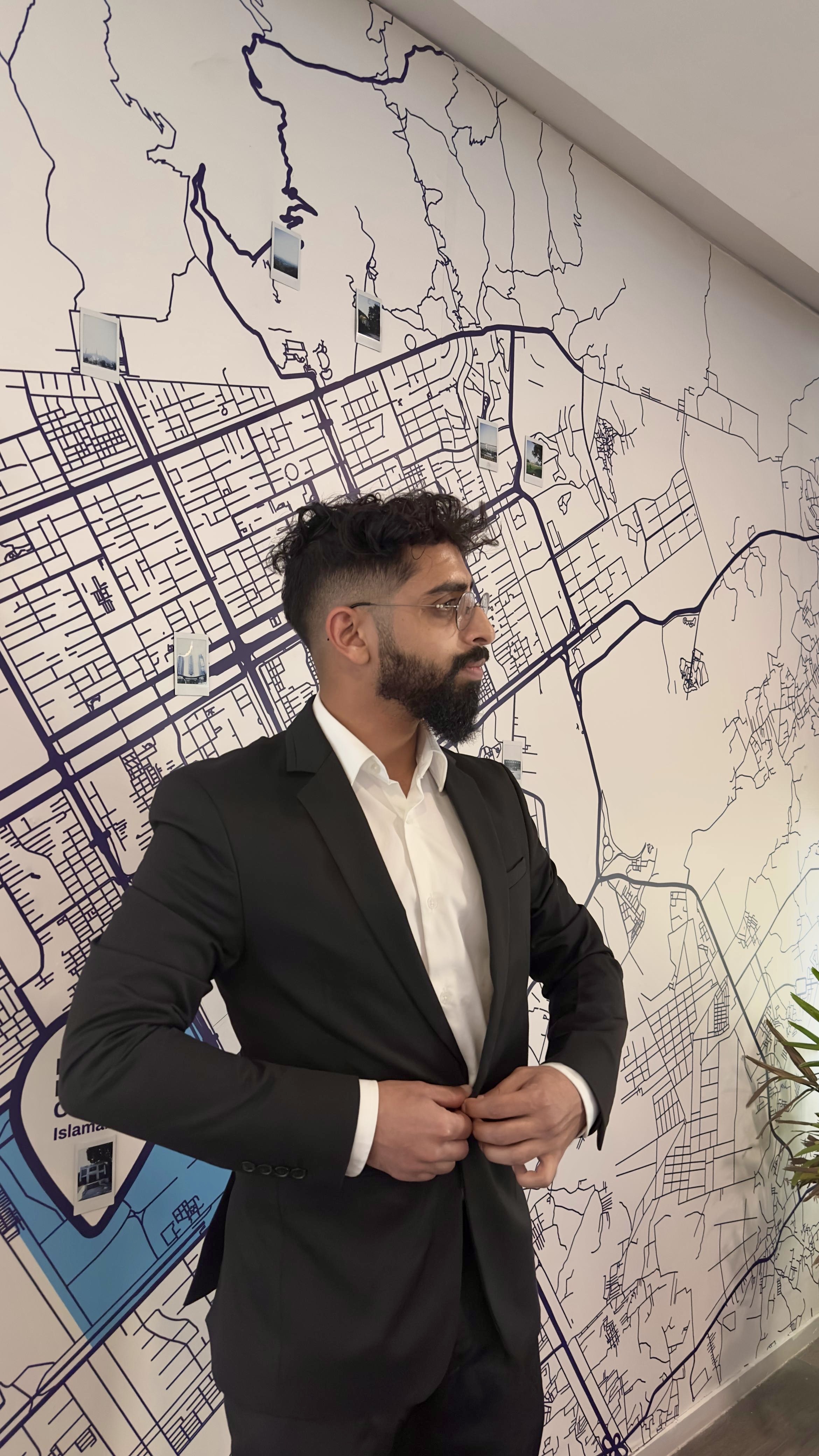 Mian Mansoor Ahmad - AI Strategy Consultant specializing in ChatGPT chatbots, LangGraph, RAG, and production conversational AI